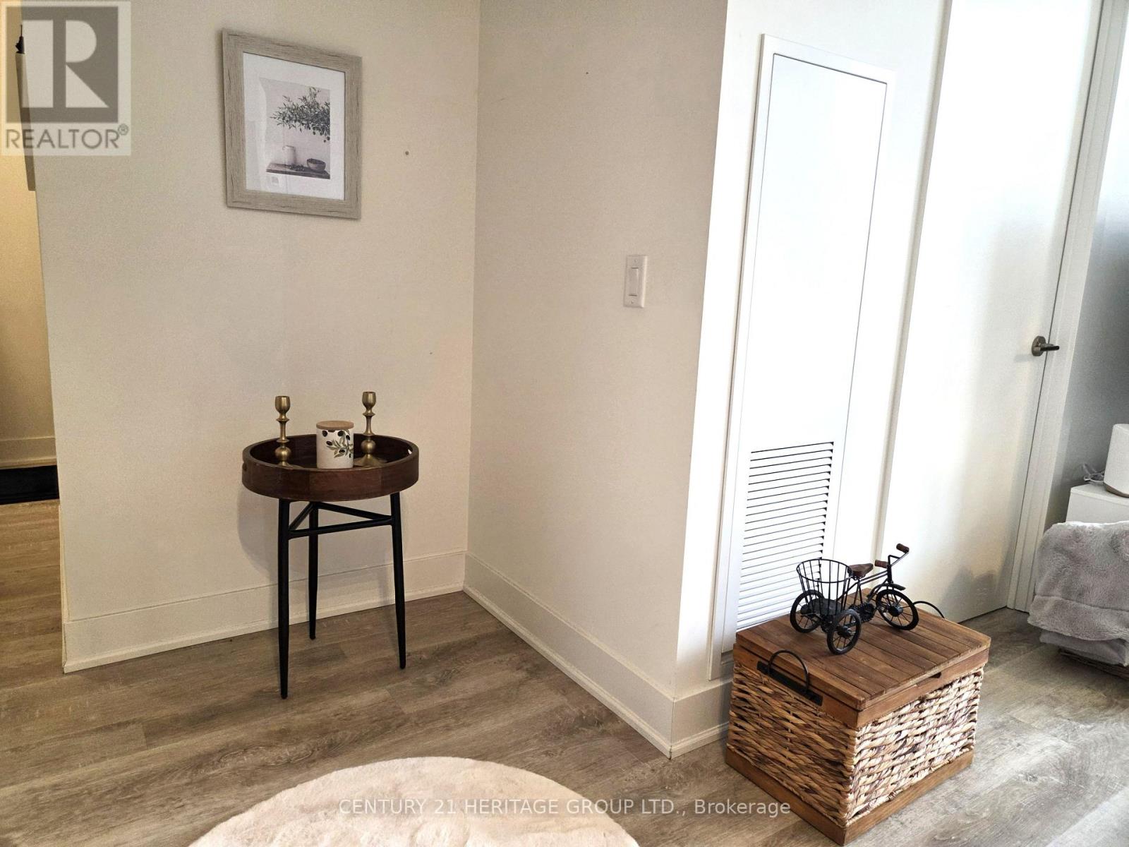 105 - 185 Deerfield Road, Newmarket, Ontario  L3Y 0G7 - Photo 6 - N12627658