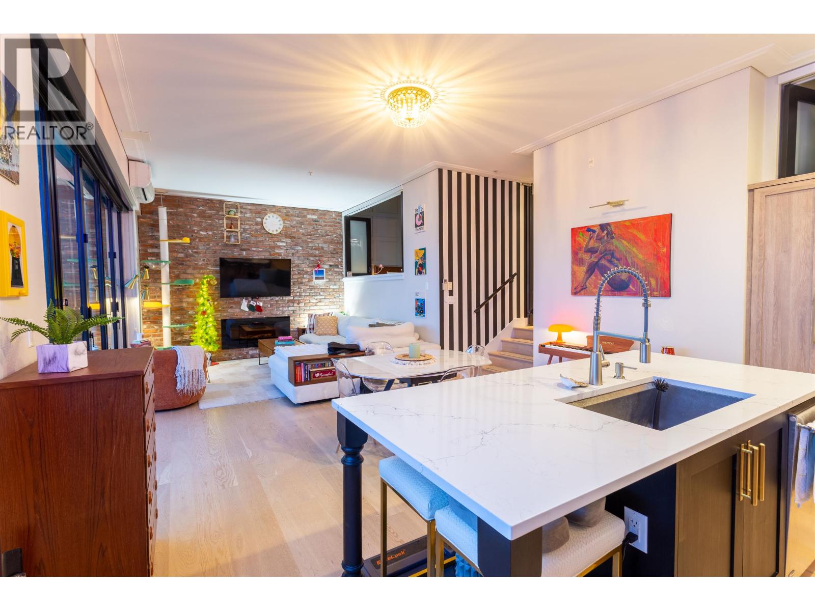 309 220 Salter Street, New Westminster, British Columbia  V3M 0H4 - Photo 3 - R3073863