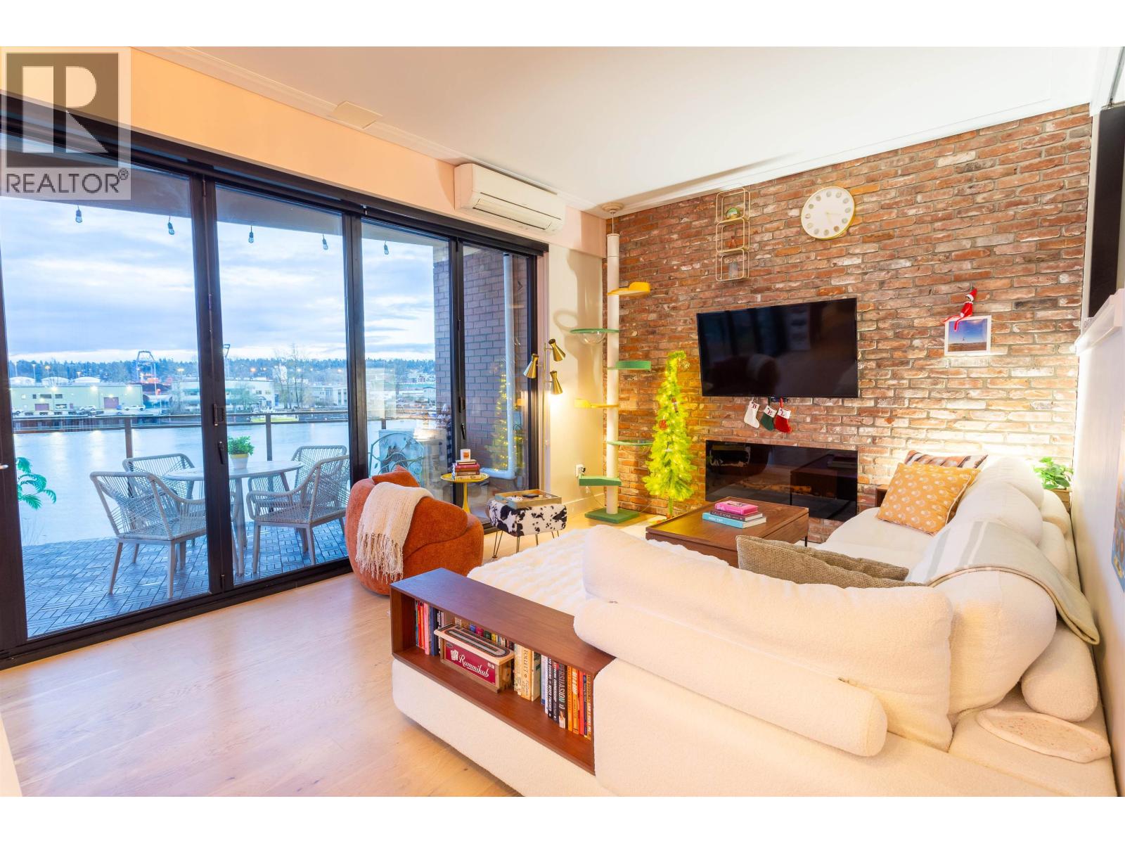 309 220 Salter Street, New Westminster, British Columbia  V3M 0H4 - Photo 5 - R3073863