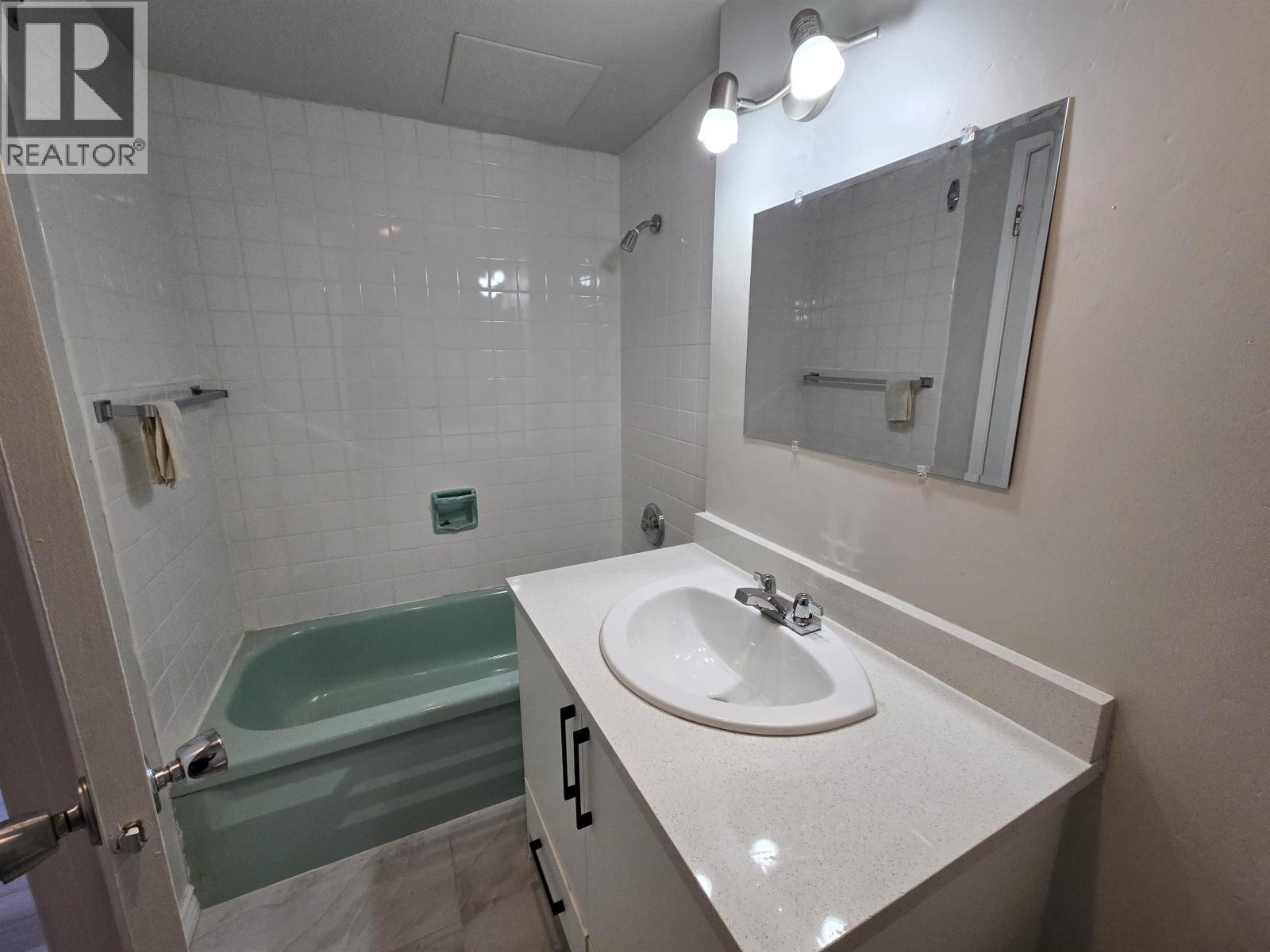 304 1219 Harwood Street, Vancouver, British Columbia  V6E 1S5 - Photo 13 - R3073884