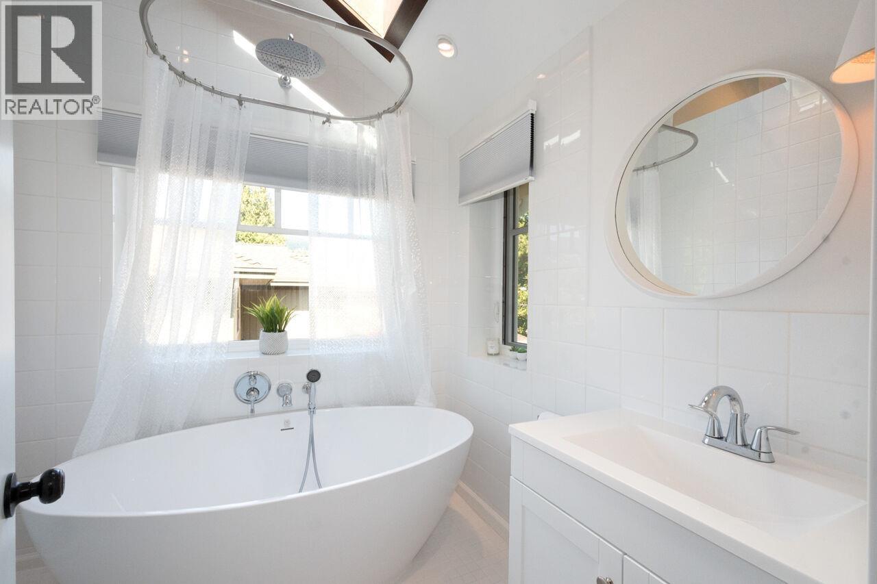 1050 11th Street, West Vancouver, British Columbia  V7T 2M5 - Photo 22 - R3073865