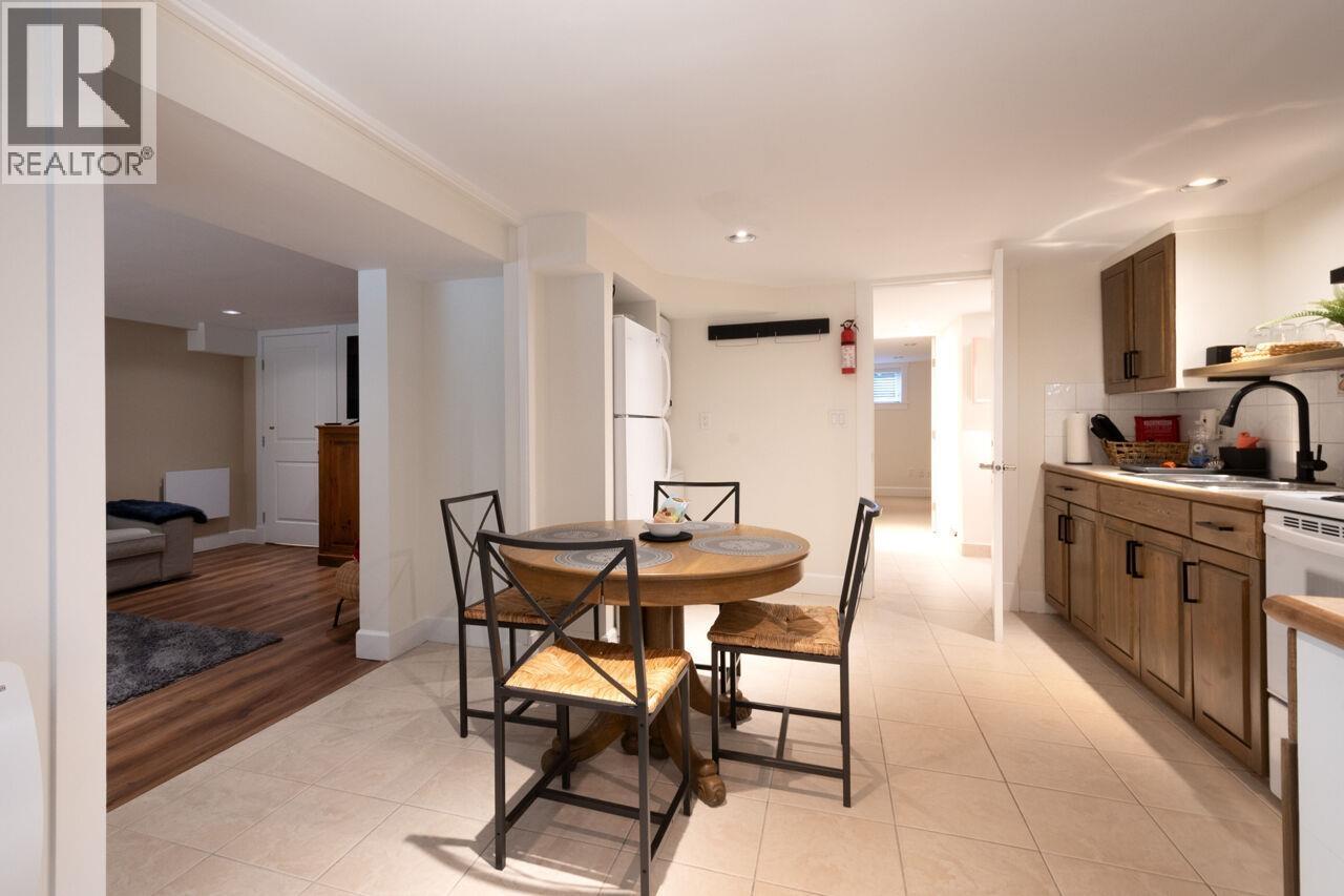 1050 11th Street, West Vancouver, British Columbia  V7T 2M5 - Photo 28 - R3073865