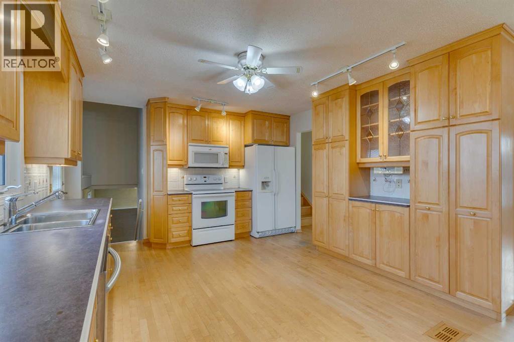 4 Lake Huron Place Se, Calgary, Alberta  T2J 5H9 - Photo 14 - A2270662