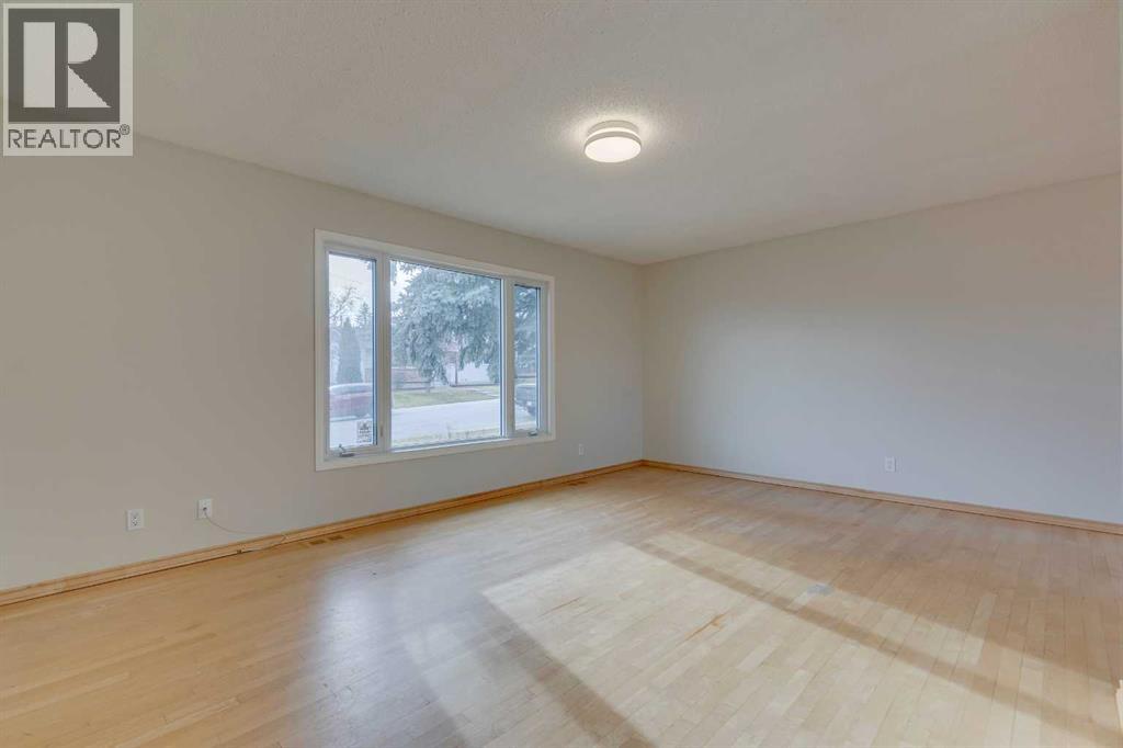 4 Lake Huron Place Se, Calgary, Alberta  T2J 5H9 - Photo 4 - A2270662