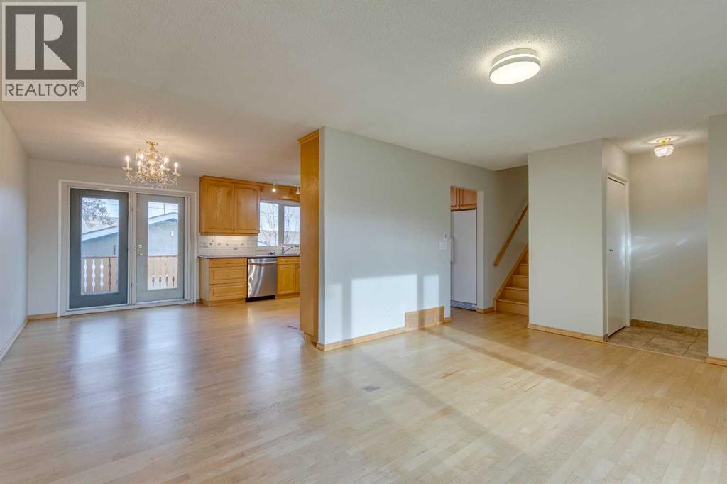 4 Lake Huron Place Se, Calgary, Alberta  T2J 5H9 - Photo 6 - A2270662