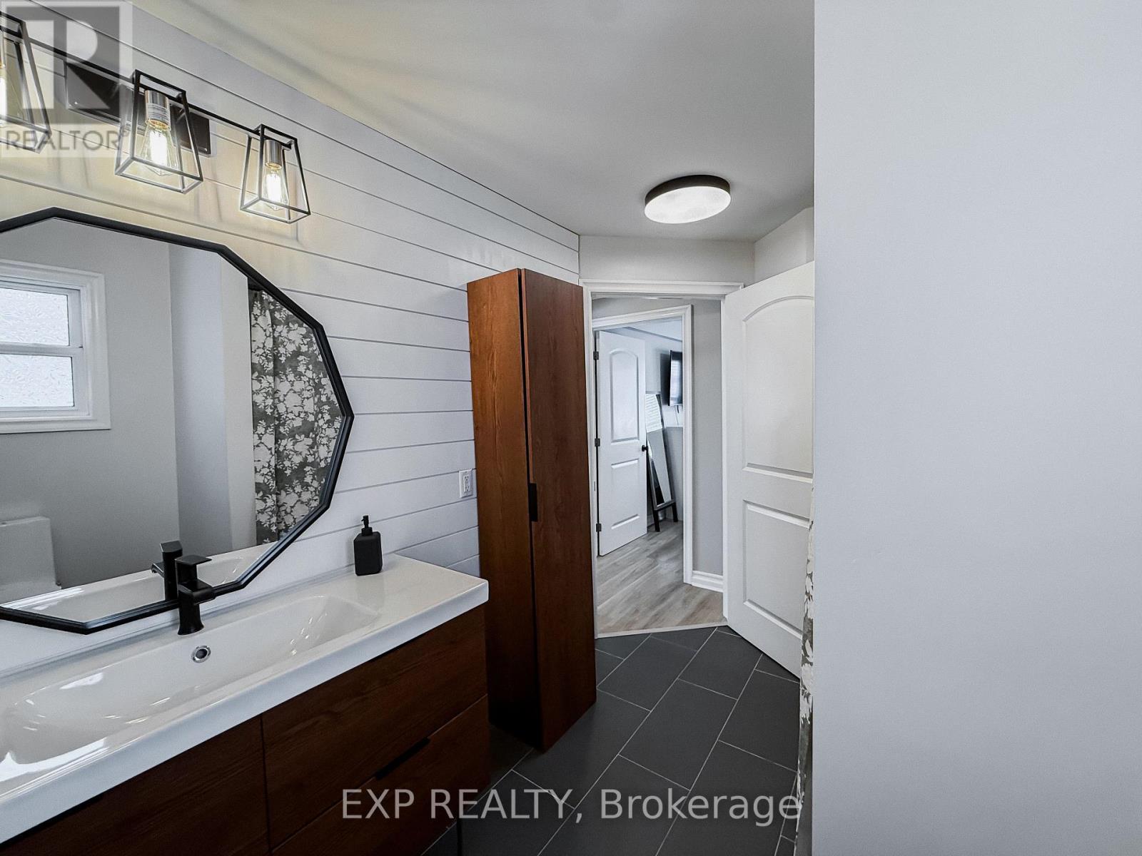 5051 Wellington Road S, London South, Ontario  N6E 3X9 - Photo 10 - X12634382