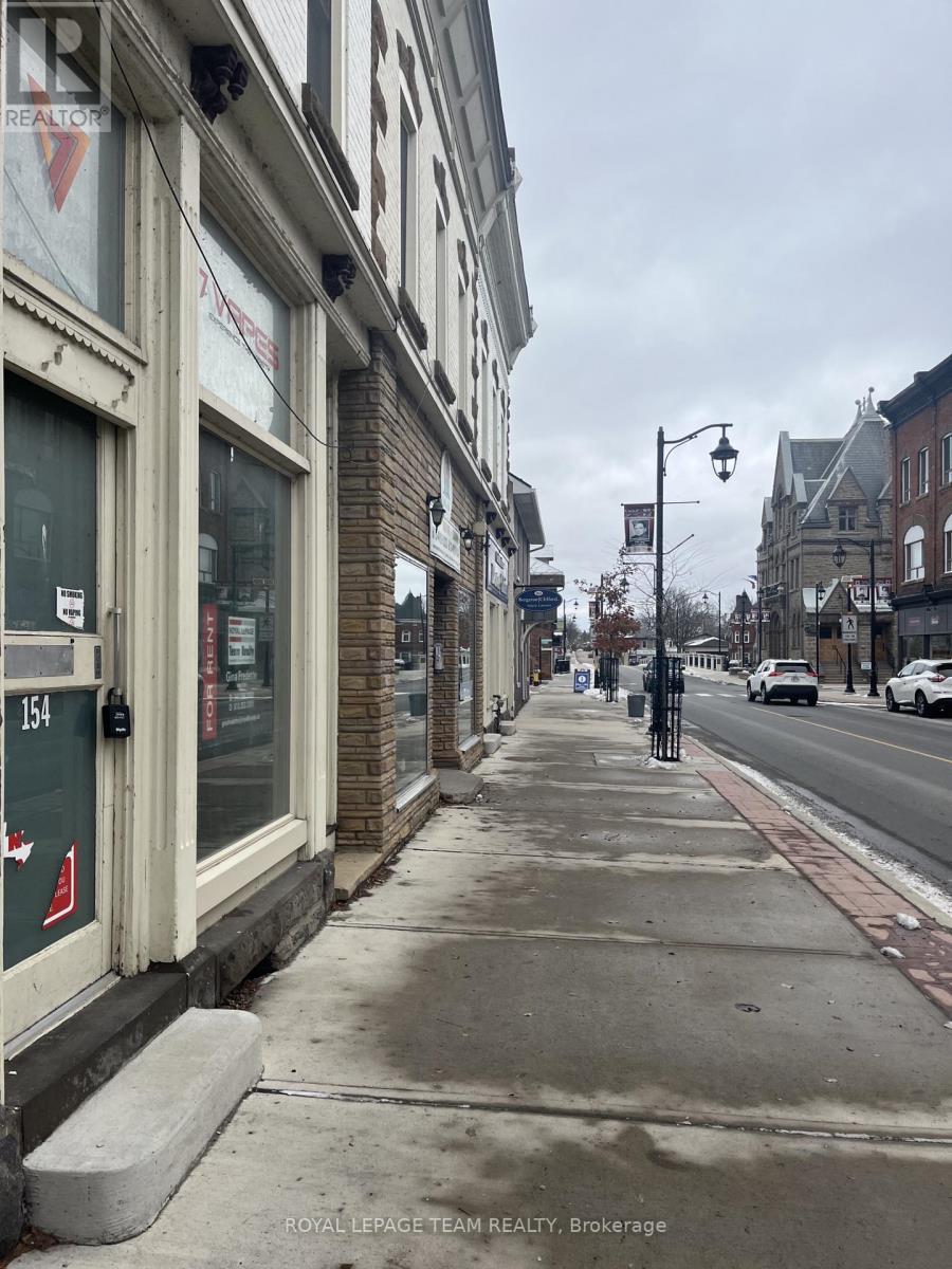 154 Bridge Street, Carleton Place, Ontario  K7C 2V7 - Photo 2 - X12552622