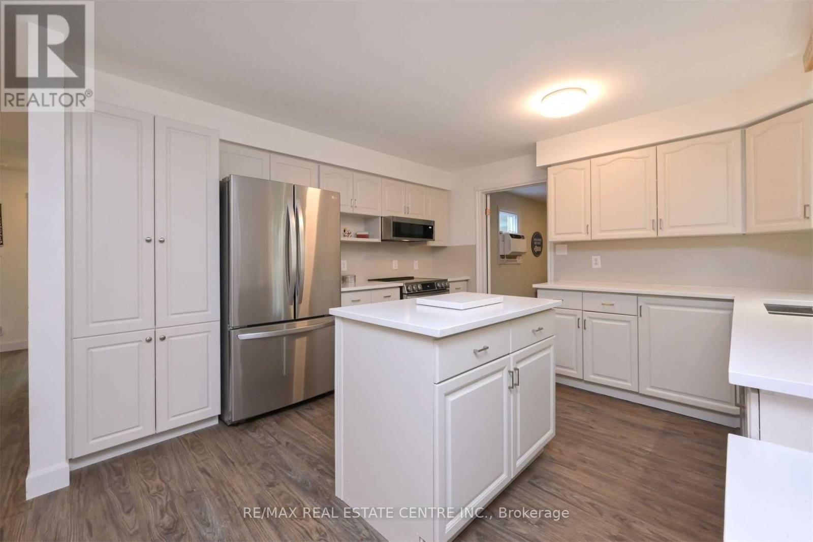 143 Allenwood Drive, Wasaga Beach, Ontario  L9Z 2R5 - Photo 13 - S12614796