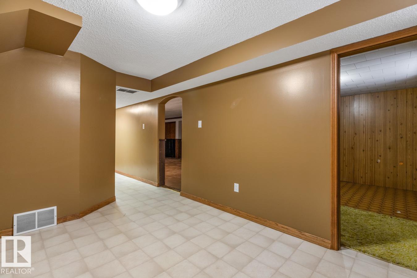 8416 71 St Nw, Edmonton, Alberta  T6B 1X4 - Photo 32 - E4468173