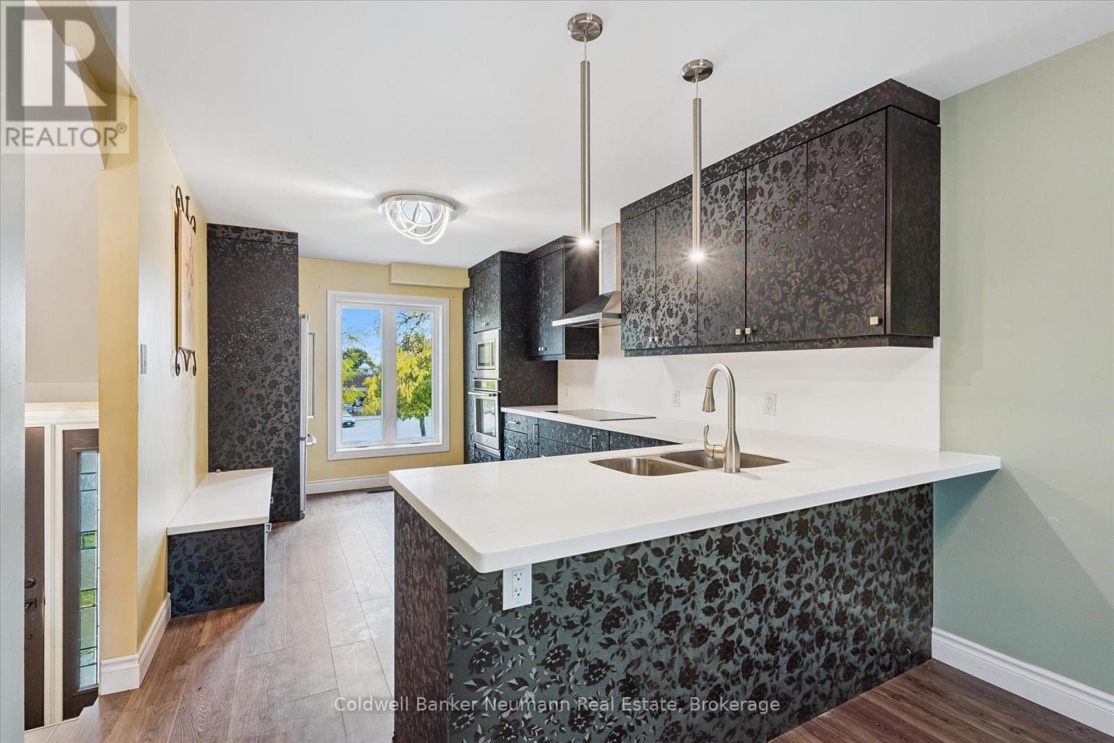 51 Dovercliffe Road, Guelph, Ontario N1G 3A5 - Photo 8 - X12486471