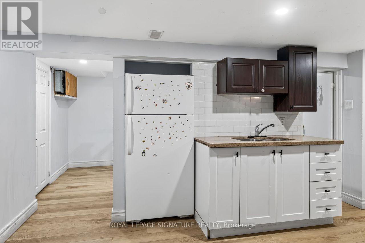 Lower - 224 Alsace Road S, Richmond Hill, Ontario  L4C 2W8 - Photo 5 - N12634410