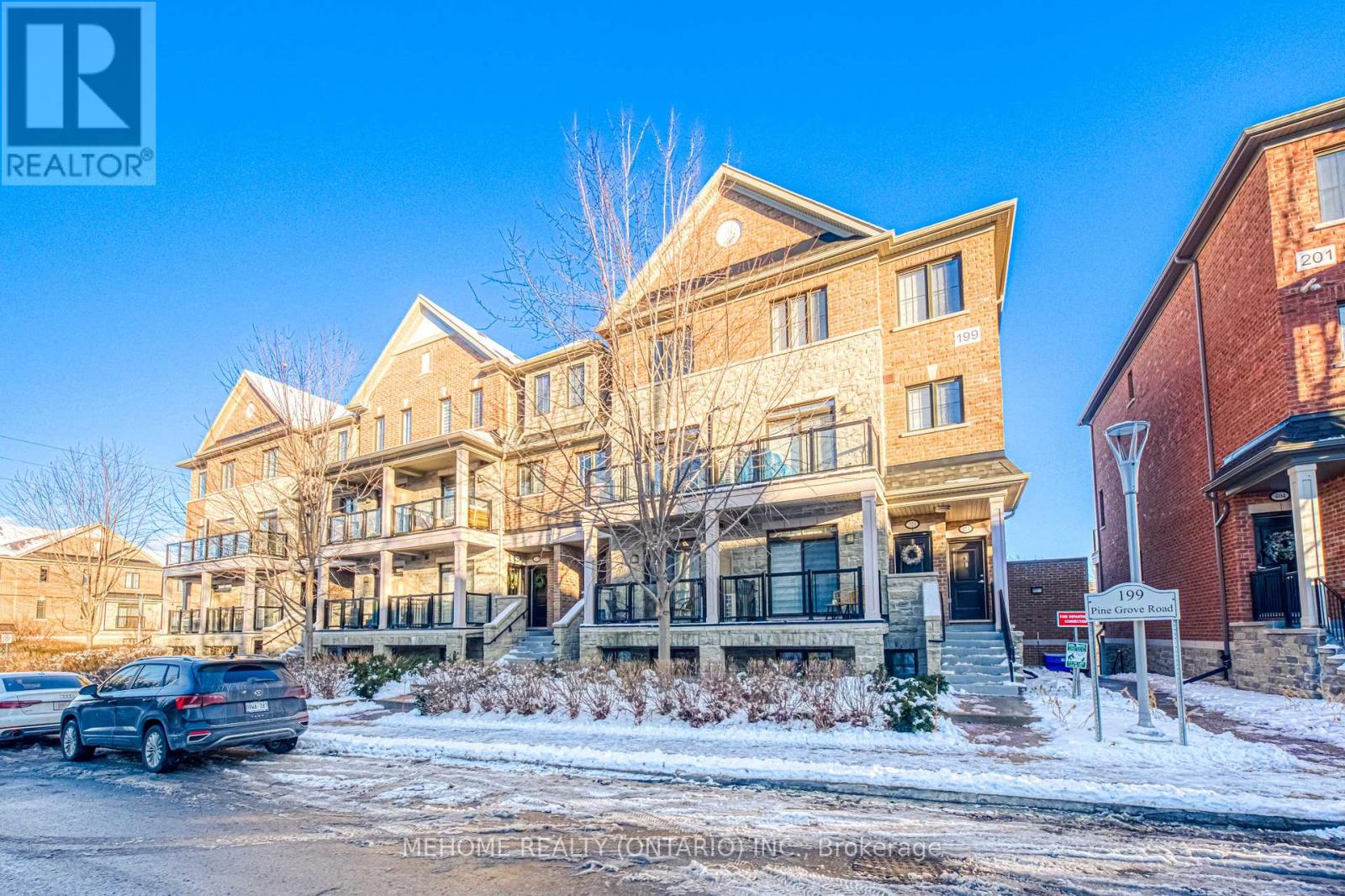 319 - 199 Pine Grove Road, Vaughan, Ontario L4L 0H8 - Photo 2 - N12634452