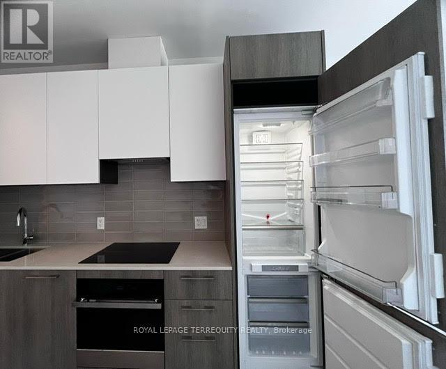 508 - 38 Water Walk Drive, Markham, Ontario  L3R 6M8 - Photo 5 - N12634460