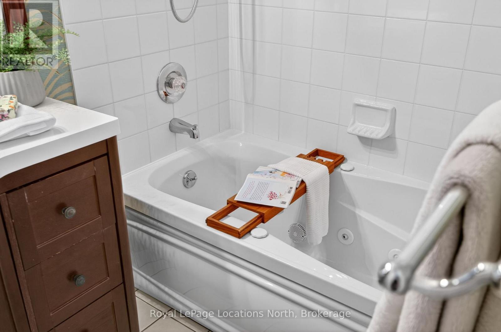 401 - 16 Raglan Street, Collingwood, Ontario  L9Y 4Y2 - Photo 21 - S12634508