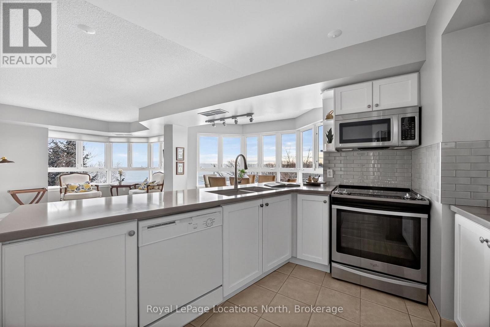 401 - 16 Raglan Street, Collingwood, Ontario  L9Y 4Y2 - Photo 8 - S12634508