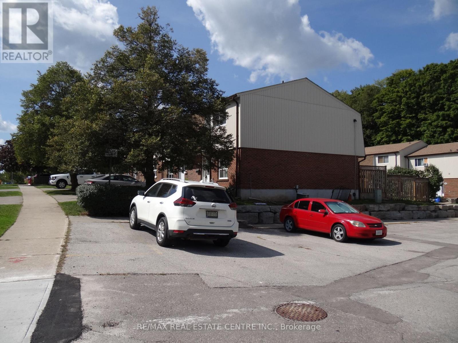 191 Kingham Road, Halton Hills, Ontario L7J 2P3 - Photo 4 - W12634402