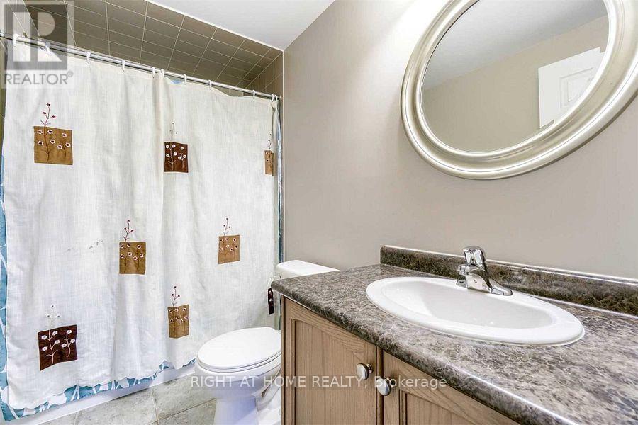 19 Waterville Way, Caledon, Ontario  L7C 3P8 - Photo 2 - W12634424