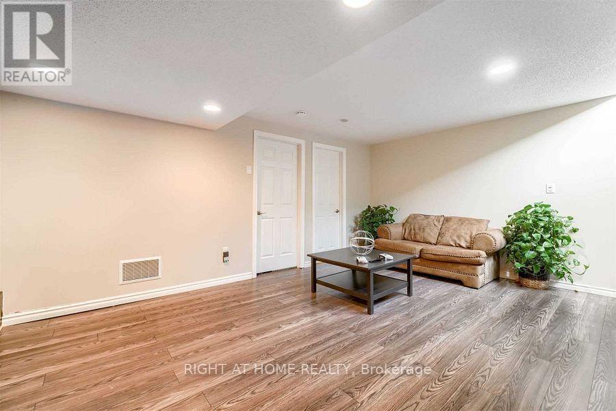 19 Waterville Way, Caledon, Ontario  L7C 3P8 - Photo 3 - W12634424