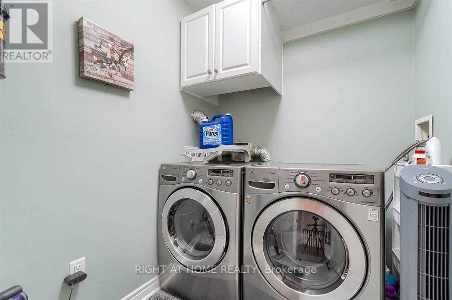 19 Waterville Way, Caledon, Ontario  L7C 3P8 - Photo 4 - W12634424