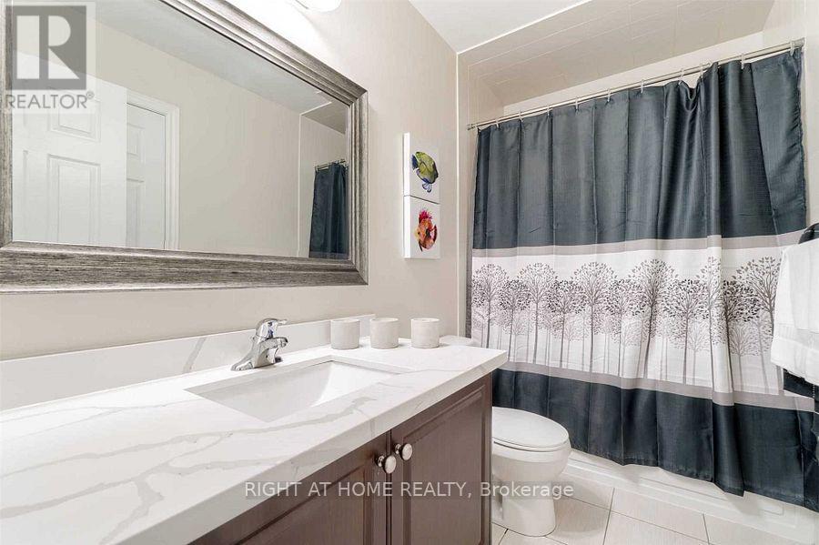 19 Waterville Way, Caledon, Ontario  L7C 3P8 - Photo 5 - W12634424