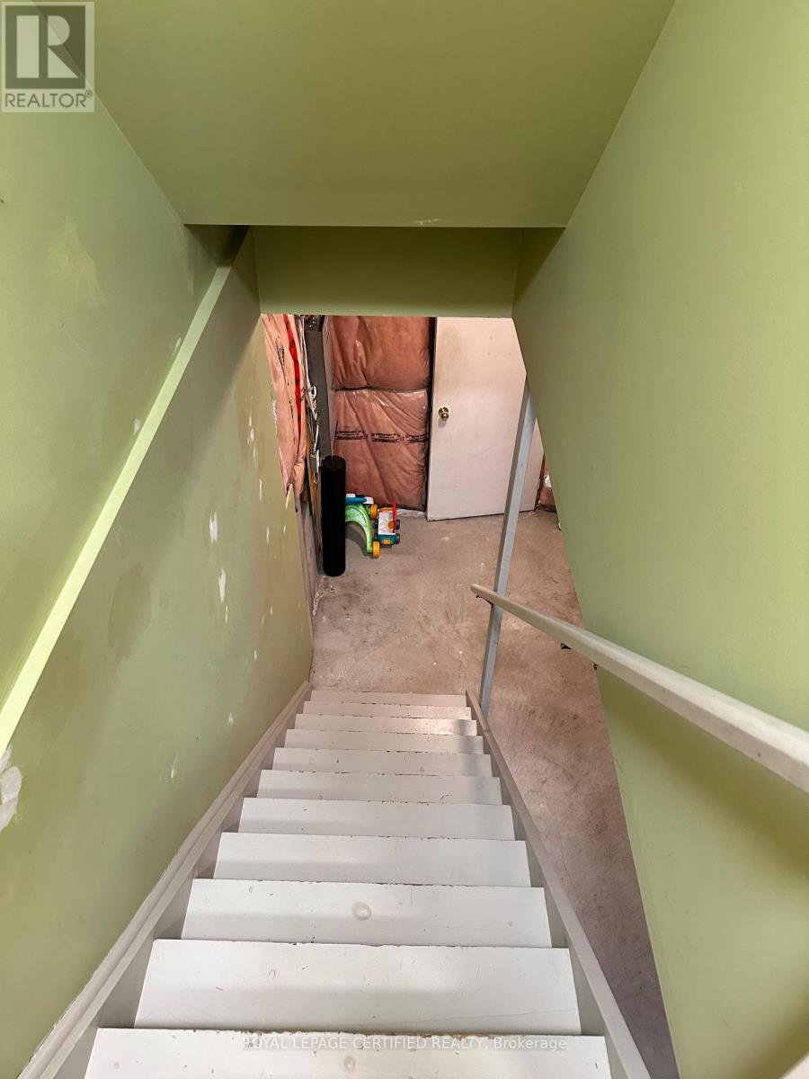 4490 Victory Court, Burlington, Ontario  L7L 6J6 - Photo 16 - W12634432