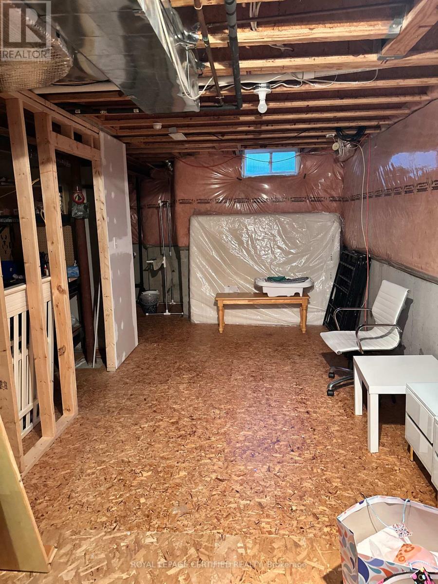 4490 Victory Court, Burlington, Ontario  L7L 6J6 - Photo 17 - W12634432