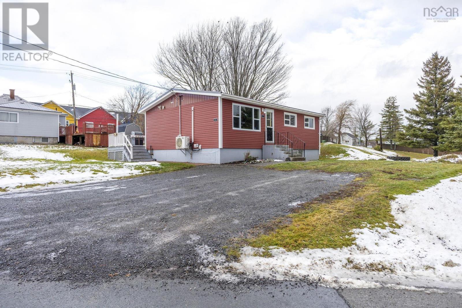 18 Kirk Avenue, Stellarton, Nova Scotia  B0K 1S0 - Photo 43 - 202529461