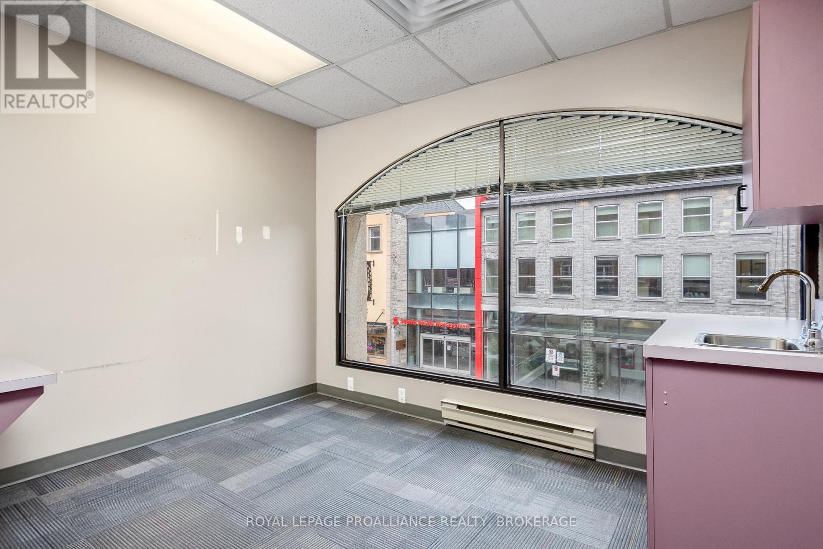 202 - 100 Princess Street, Kingston, Ontario K7L 1A7 - Photo 7 - X12634504