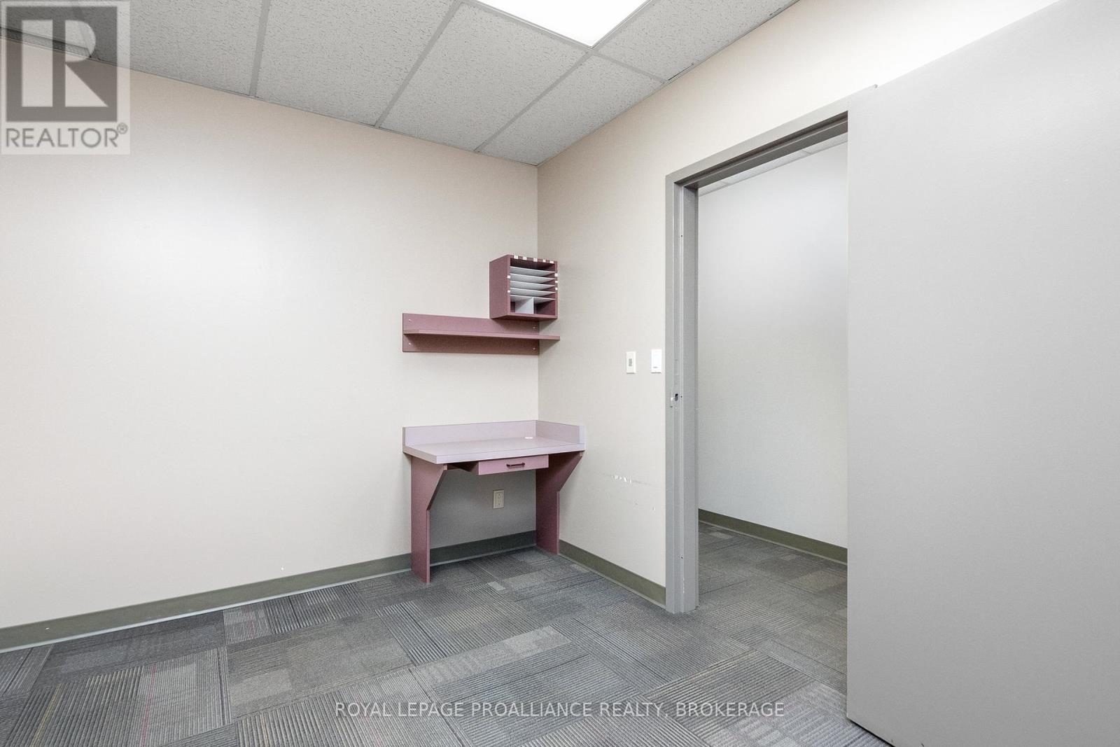 202 - 100 Princess Street, Kingston, Ontario K7L 1A7 - Photo 8 - X12634504