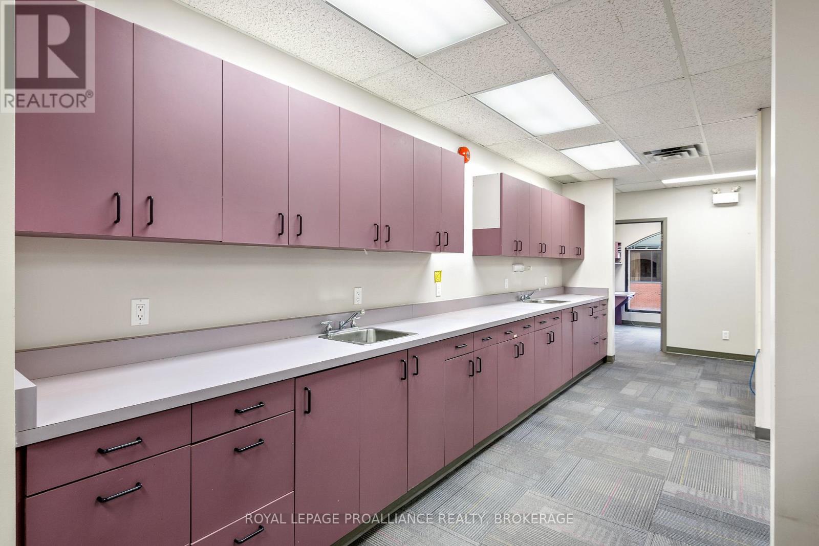 202 - 100 Princess Street, Kingston, Ontario K7L 1A7 - Photo 9 - X12634504