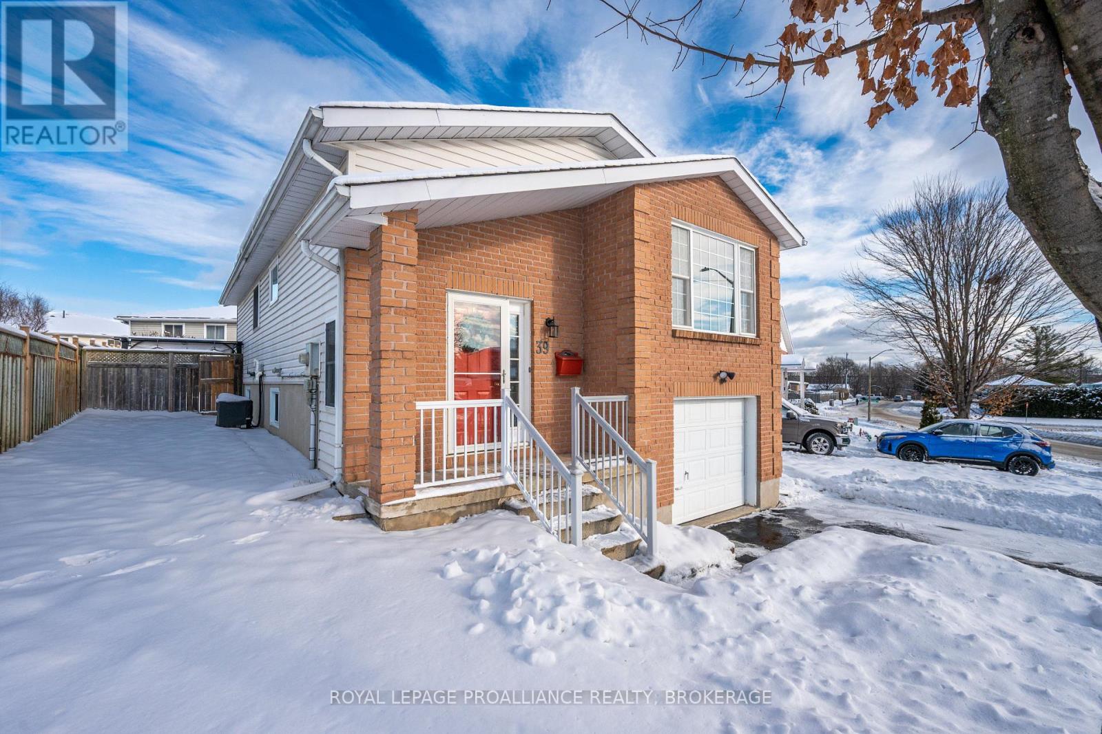 39 Esdon Street, Kingston, Ontario K7K 6Z7 - Photo 3 - X12634556