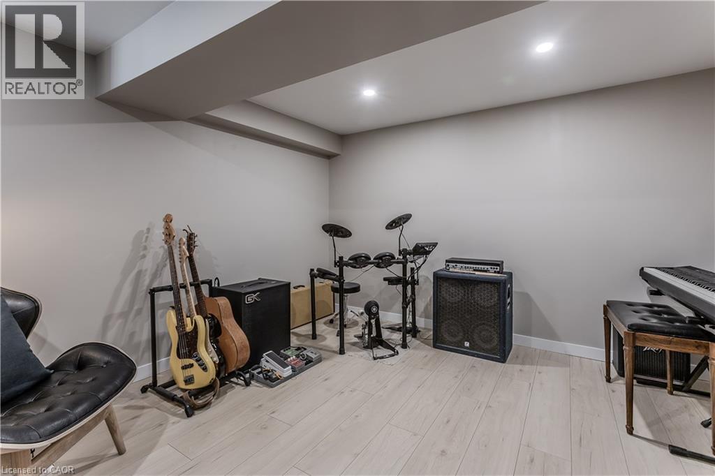 347 Delancey Boulevard, Hamilton, Ontario  L9B 2B4 - Photo 27 - 40787305