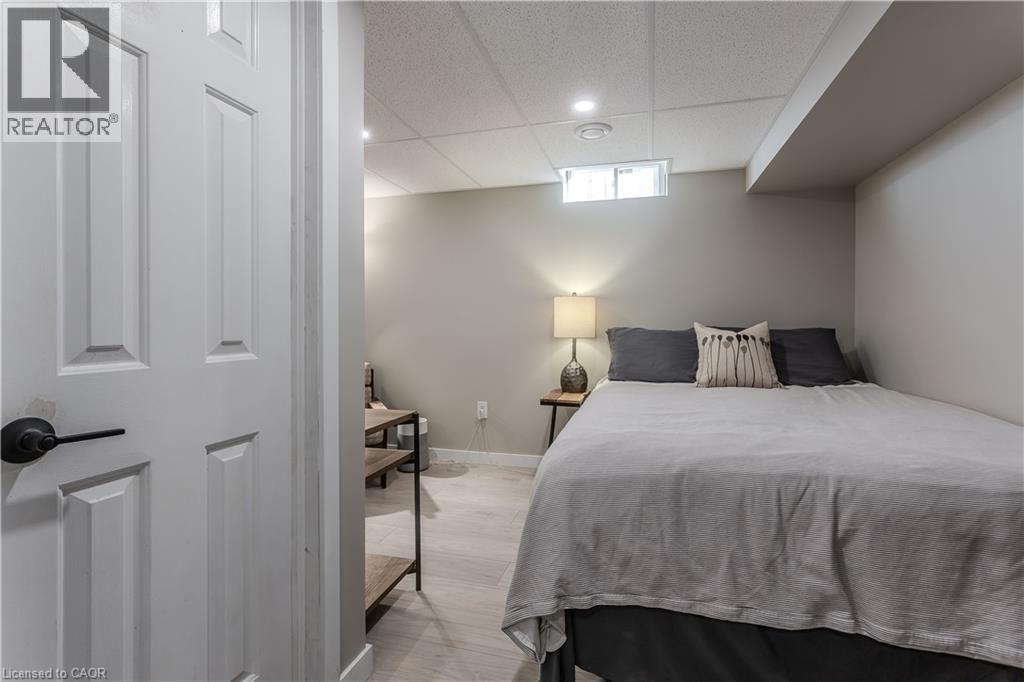 347 Delancey Boulevard, Hamilton, Ontario  L9B 2B4 - Photo 26 - 40787305