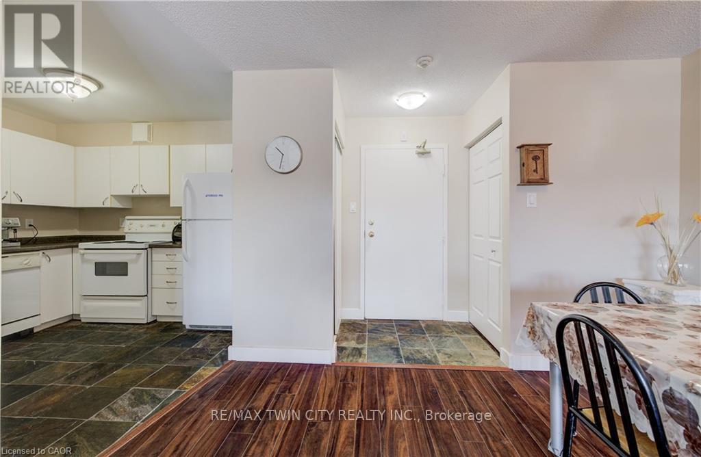 318 - 15 Hofstetter Avenue, Kitchener, Ontario N2A 3Z7 - Photo 8 - X12634430