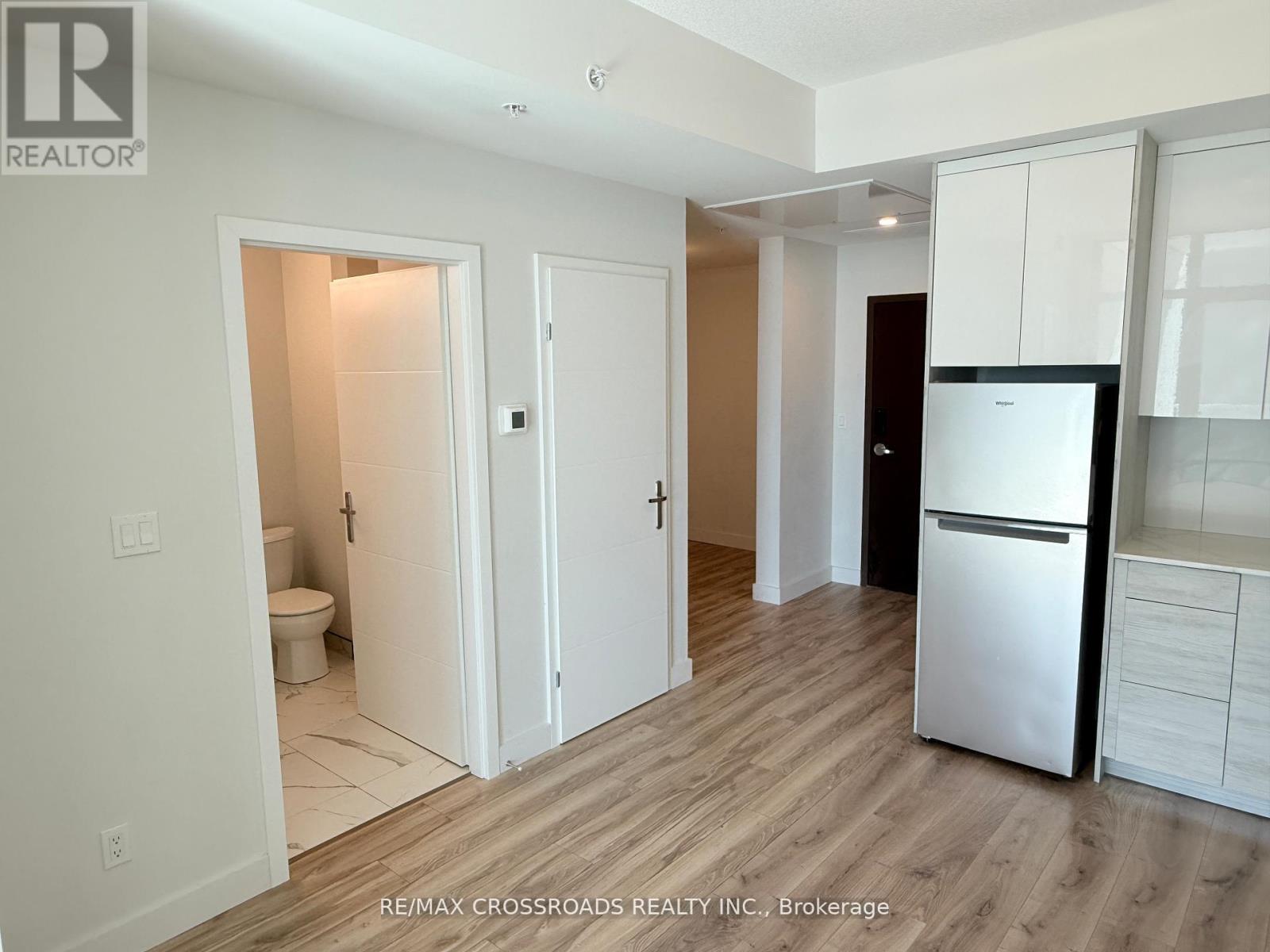 810 - 60 Frederick Street, Kitchener, Ontario  N2H 0C7 - Photo 9 - X12634440