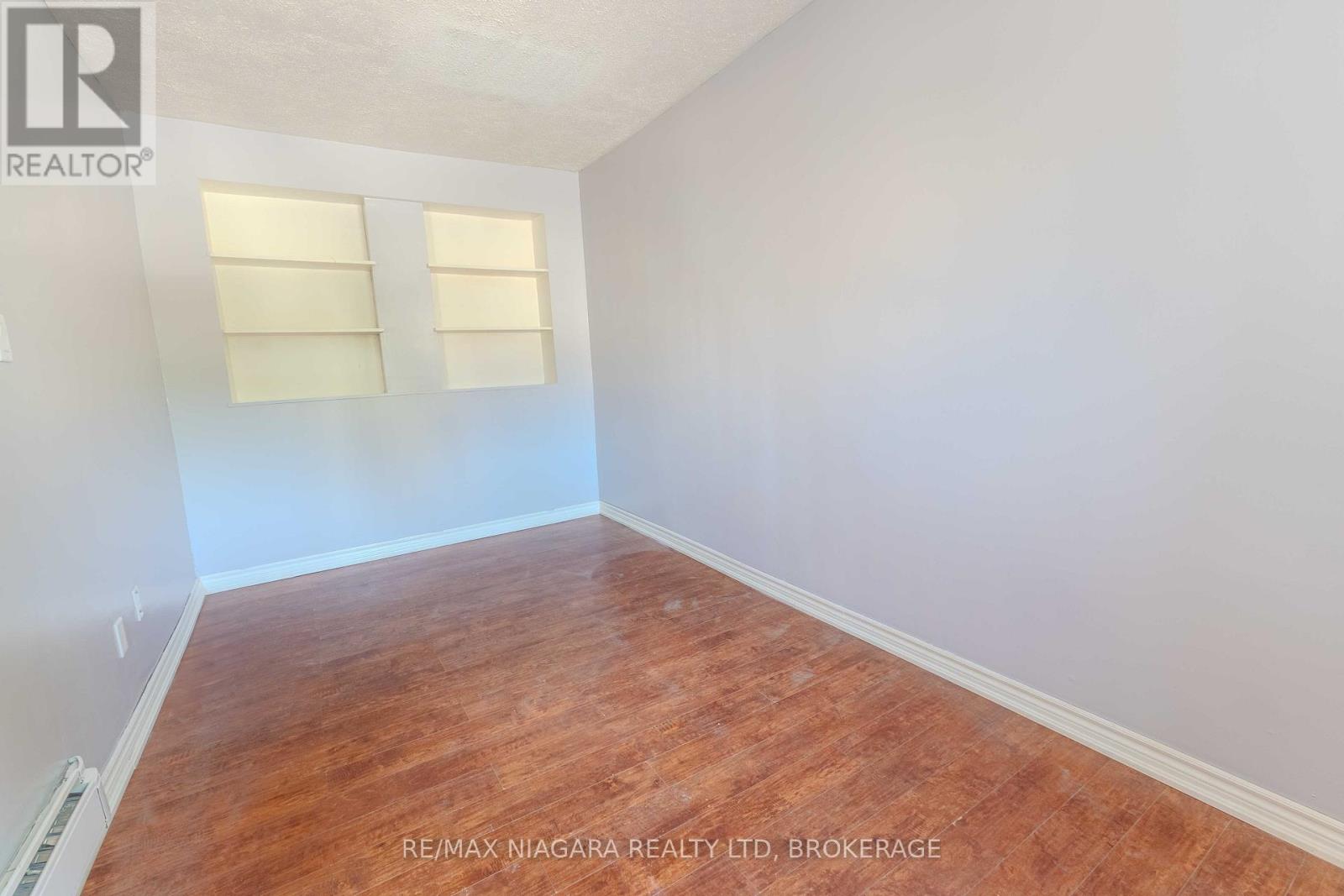 8 Garner Avenue, Welland, Ontario  L3B 2X6 - Photo 12 - X12634496