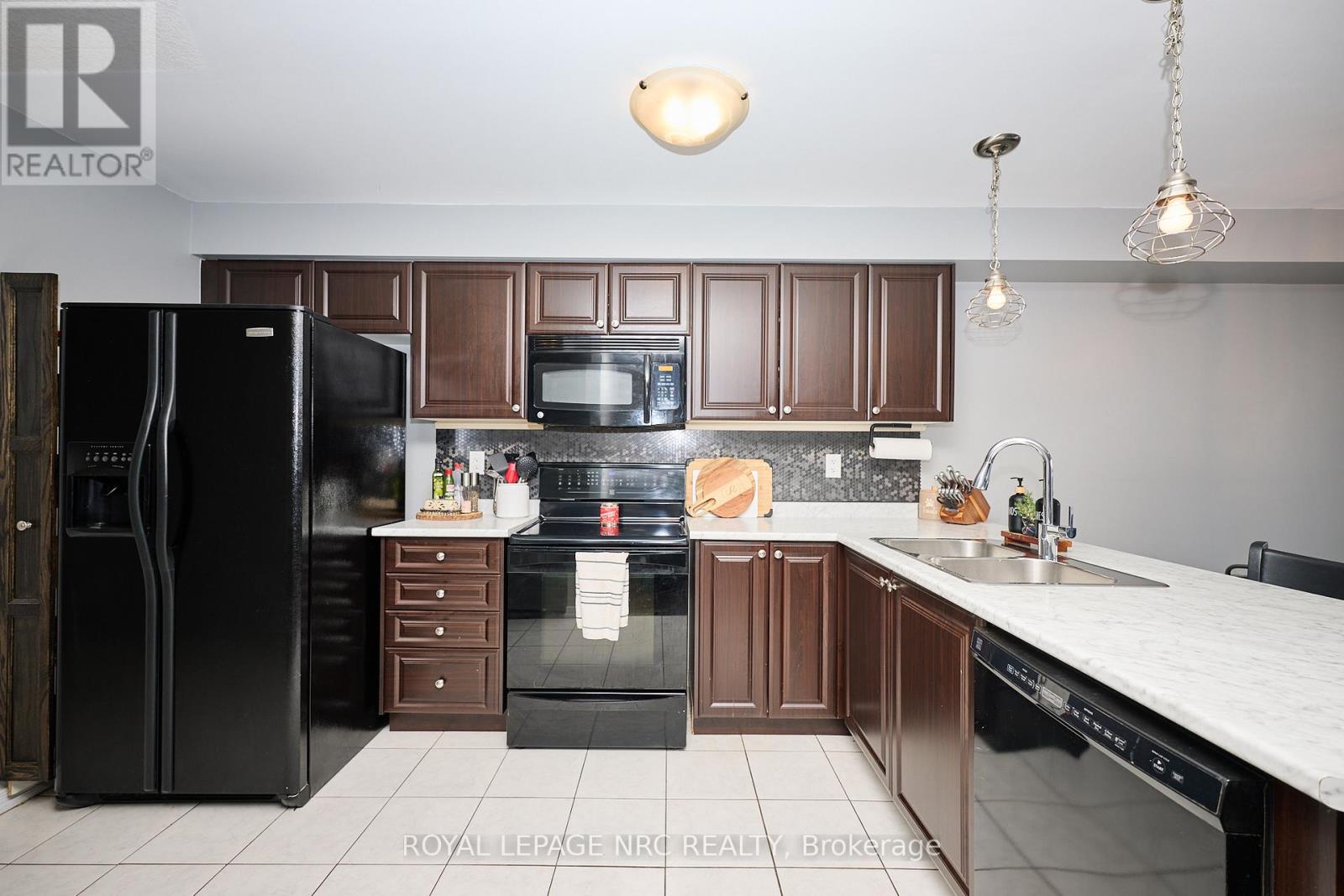 7759 White Pine Crescent, Niagara Falls, Ontario  L2H 0P1 - Photo 8 - X12634524