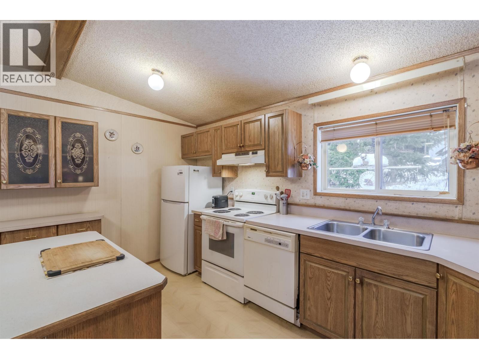 3541 Sellars Road, Canim Lake, British Columbia  V0K 1L0 - Photo 10 - R3073923