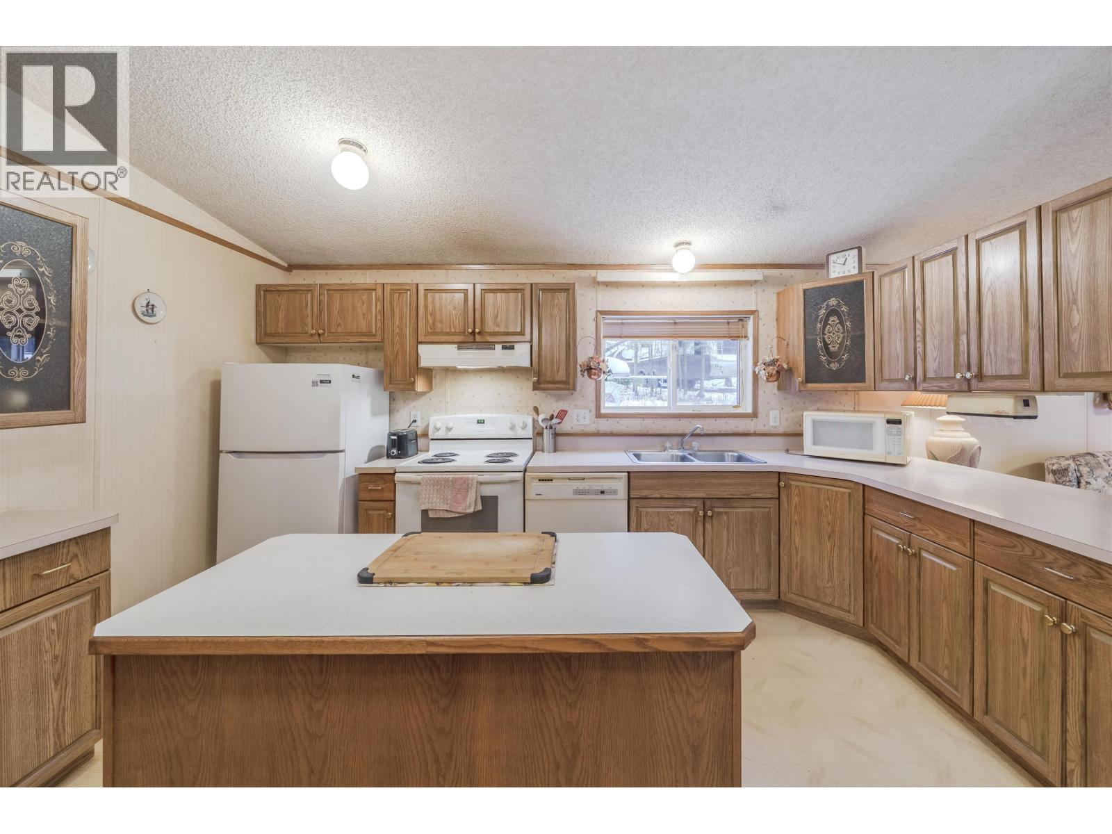 3541 Sellars Road, Canim Lake, British Columbia  V0K 1L0 - Photo 11 - R3073923