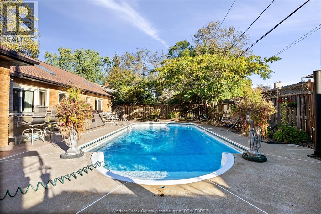 3740 Ouellette, Windsor, Ontario N9E 3M7 - Photo 25 - 25031703
