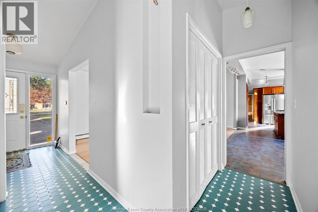 3740 Ouellette, Windsor, Ontario N9E 3M7 - Photo 3 - 25031703