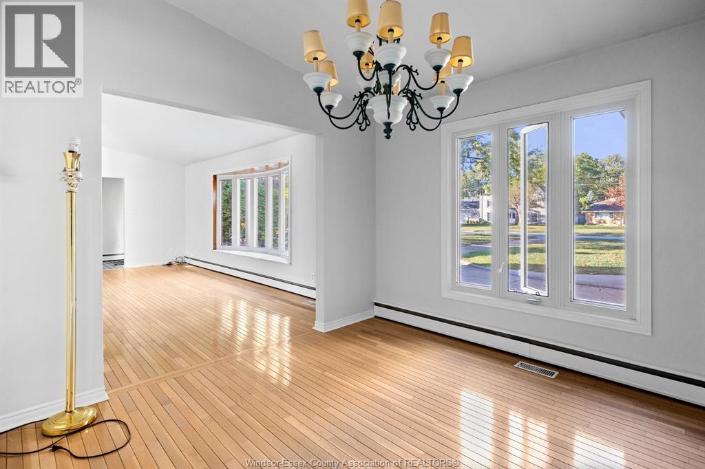 3740 Ouellette, Windsor, Ontario N9E 3M7 - Photo 5 - 25031703