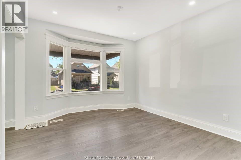 516 Oak, Windsor, Ontario  N9A 5E6 - Photo 3 - 25031507