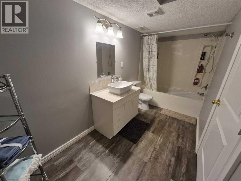 422 Bridlecreek Green Sw, Calgary, Alberta  T2Y 3P1 - Photo 12 - A2244942