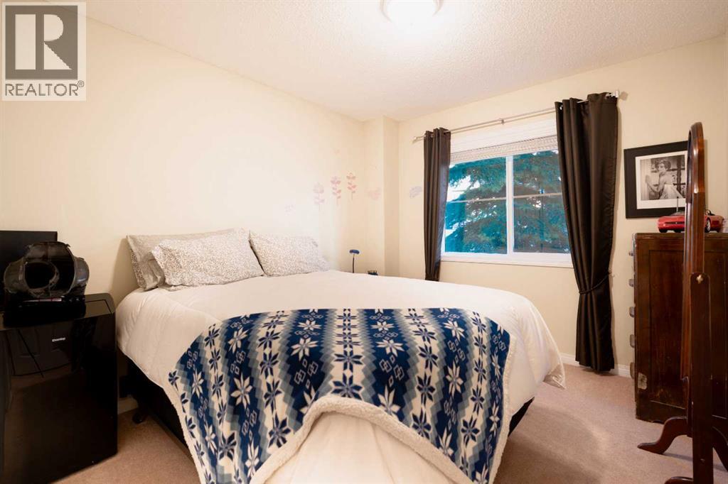 24 Hidden Creek Rise Nw, Calgary, Alberta  T3A 6L5 - Photo 18 - A2269916