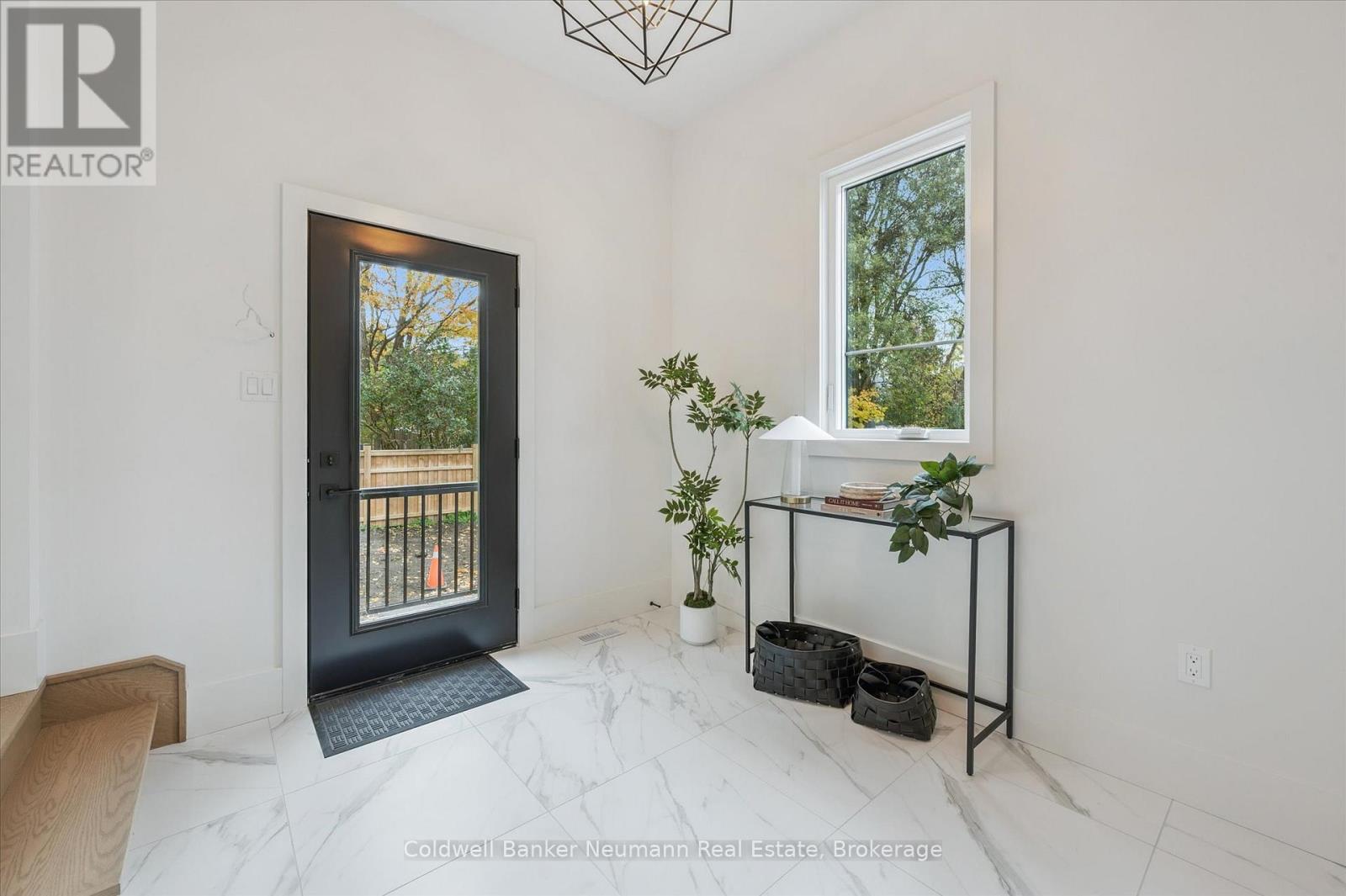 126 Oxford Street, Guelph, Ontario  N1H 2M7 - Photo 10 - X12482975