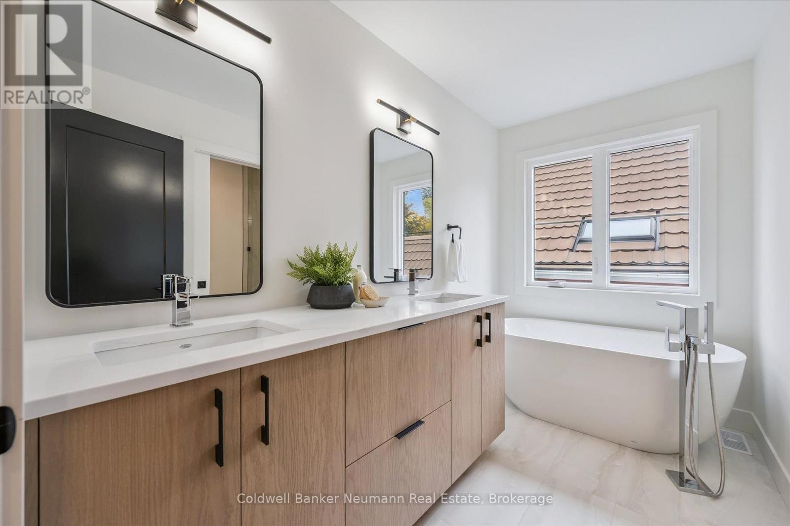 126 Oxford Street, Guelph, Ontario  N1H 2M7 - Photo 17 - X12482975