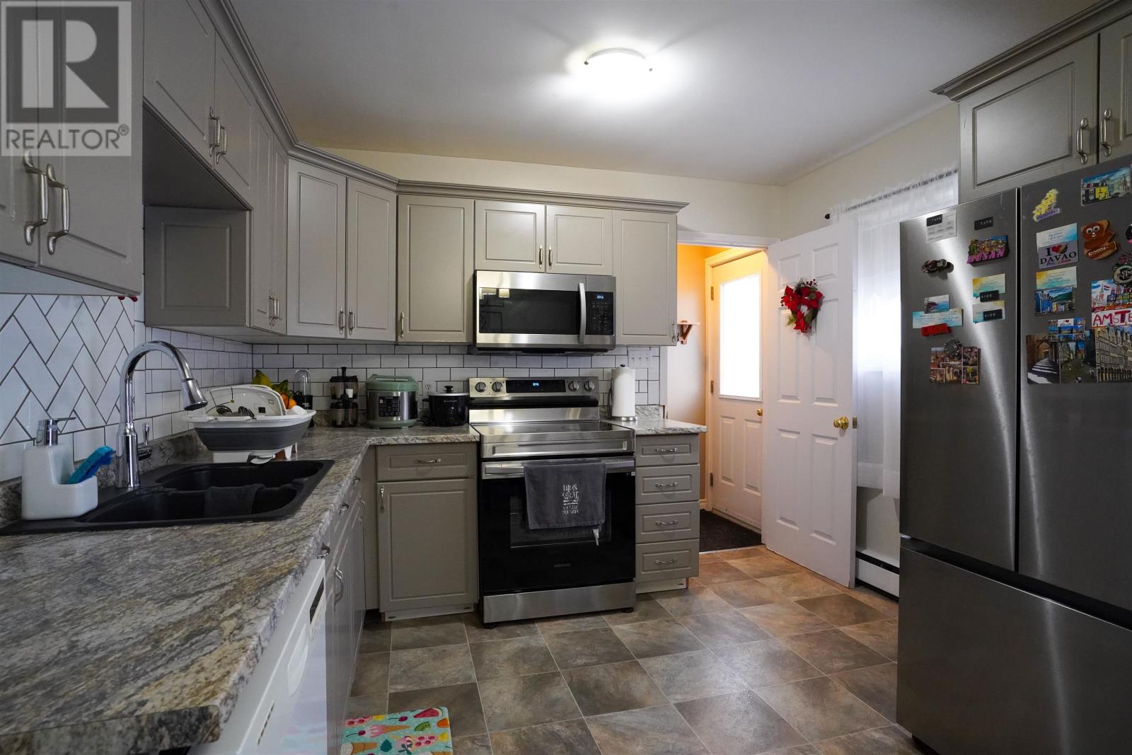 76 Eleanor Drive, Summerside, Prince Edward Island C1N 4W9 - Photo 11 - 202529462