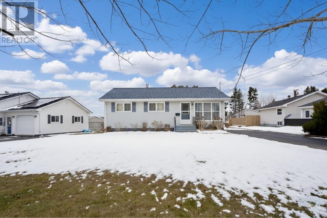 76 Eleanor Drive, Summerside, Prince Edward Island C1N 4W9 - Photo 3 - 202529462