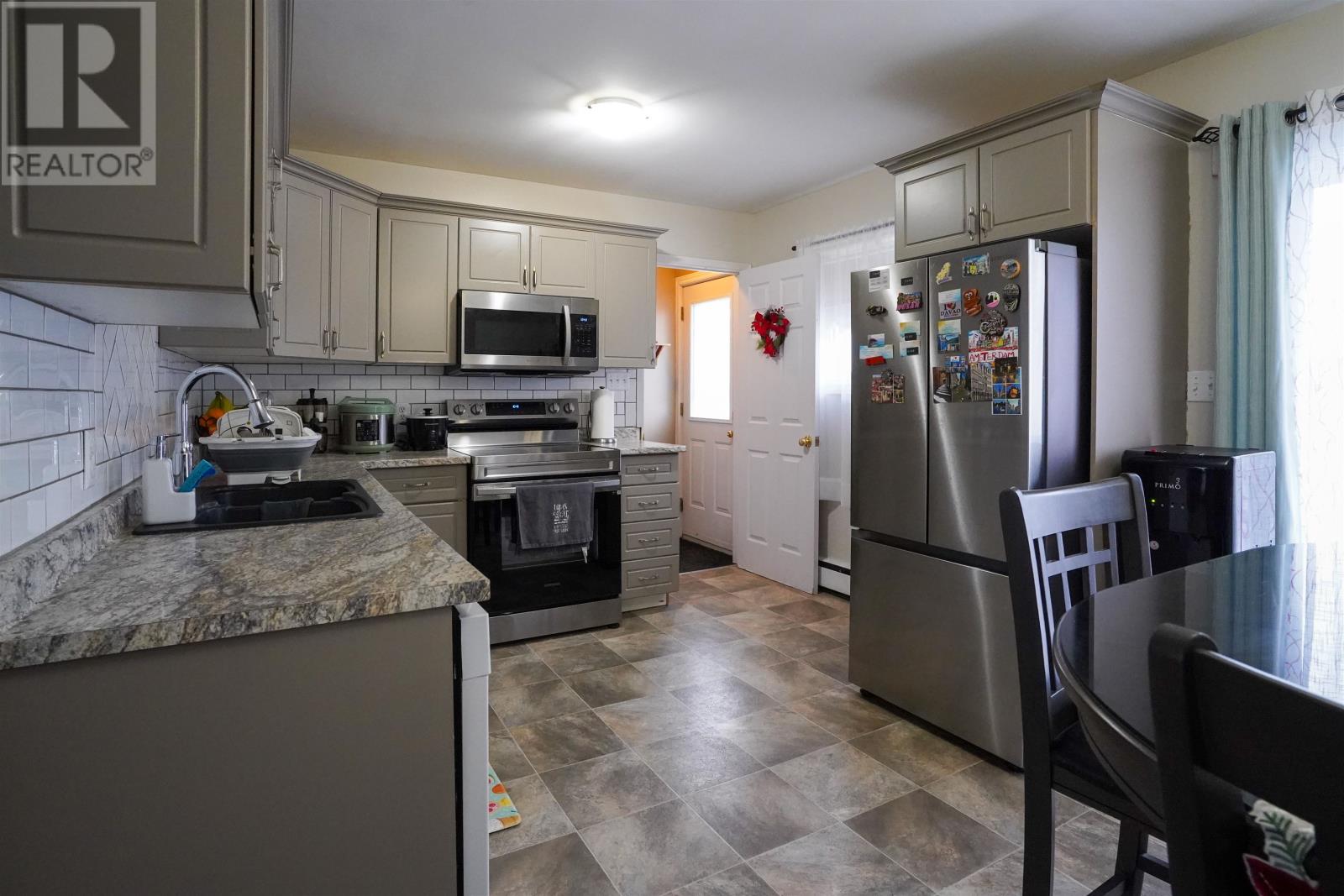 76 Eleanor Drive, Summerside, Prince Edward Island C1N 4W9 - Photo 8 - 202529462